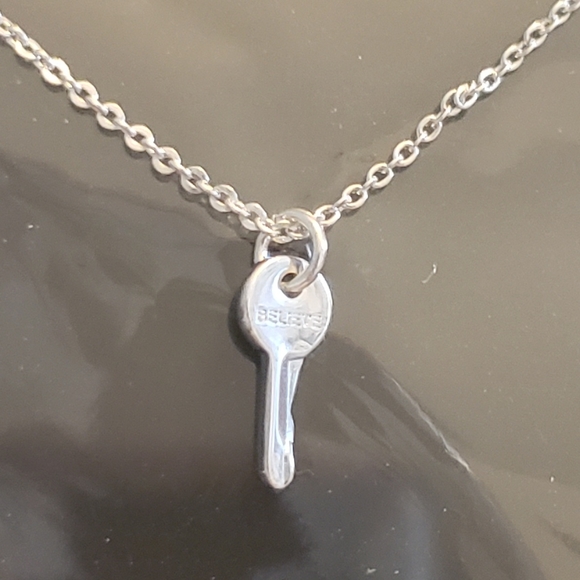 The Giving  Keys mini Believe necklace - Picture 2 of 4